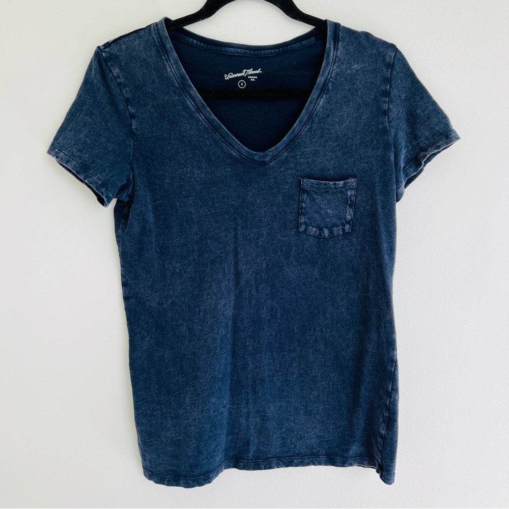 Universal Thread V-neck T-shirt - Picture 3 of 5